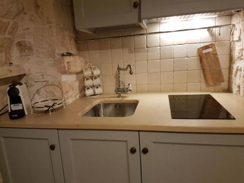 f761aecd-e9bf-4368-a5b9-eb44542aec8d